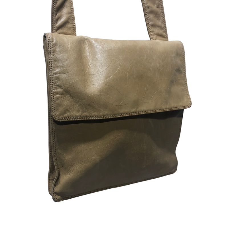 CHANEL/Bag/Leather/BEG/Messenger