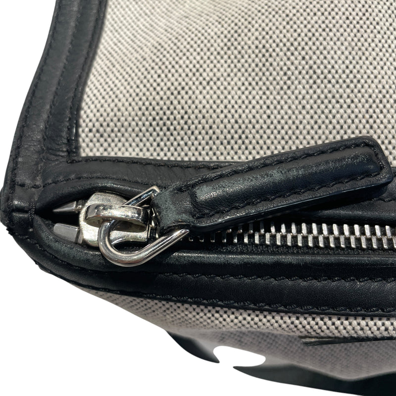 GIVENCHY/Cross Body Bag/Border/MLT/TRIM LEATHER CROSS BODY BAG