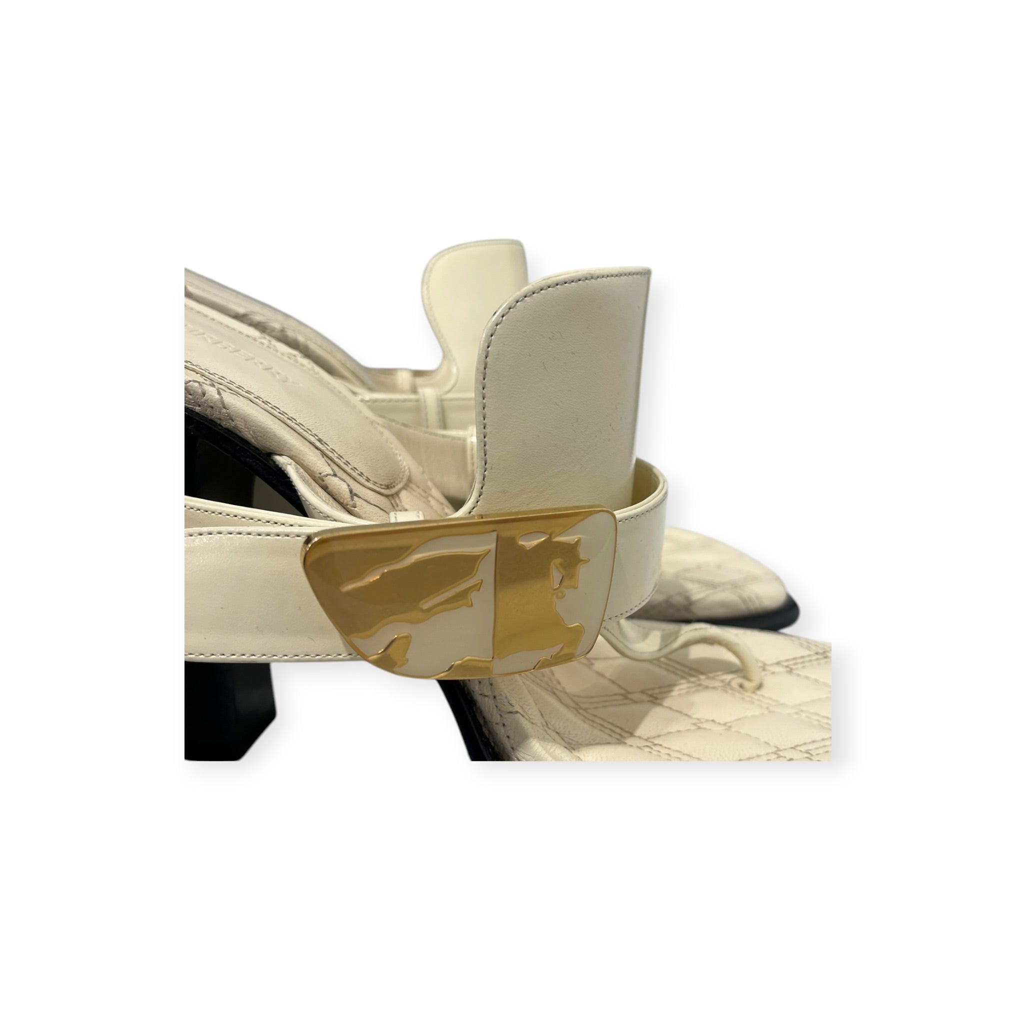 BURBERRY/Heels/EU 40/Leather/WHT/Square-Toe/GOLD BUCKLE STRAP BLACK HEEL view 9