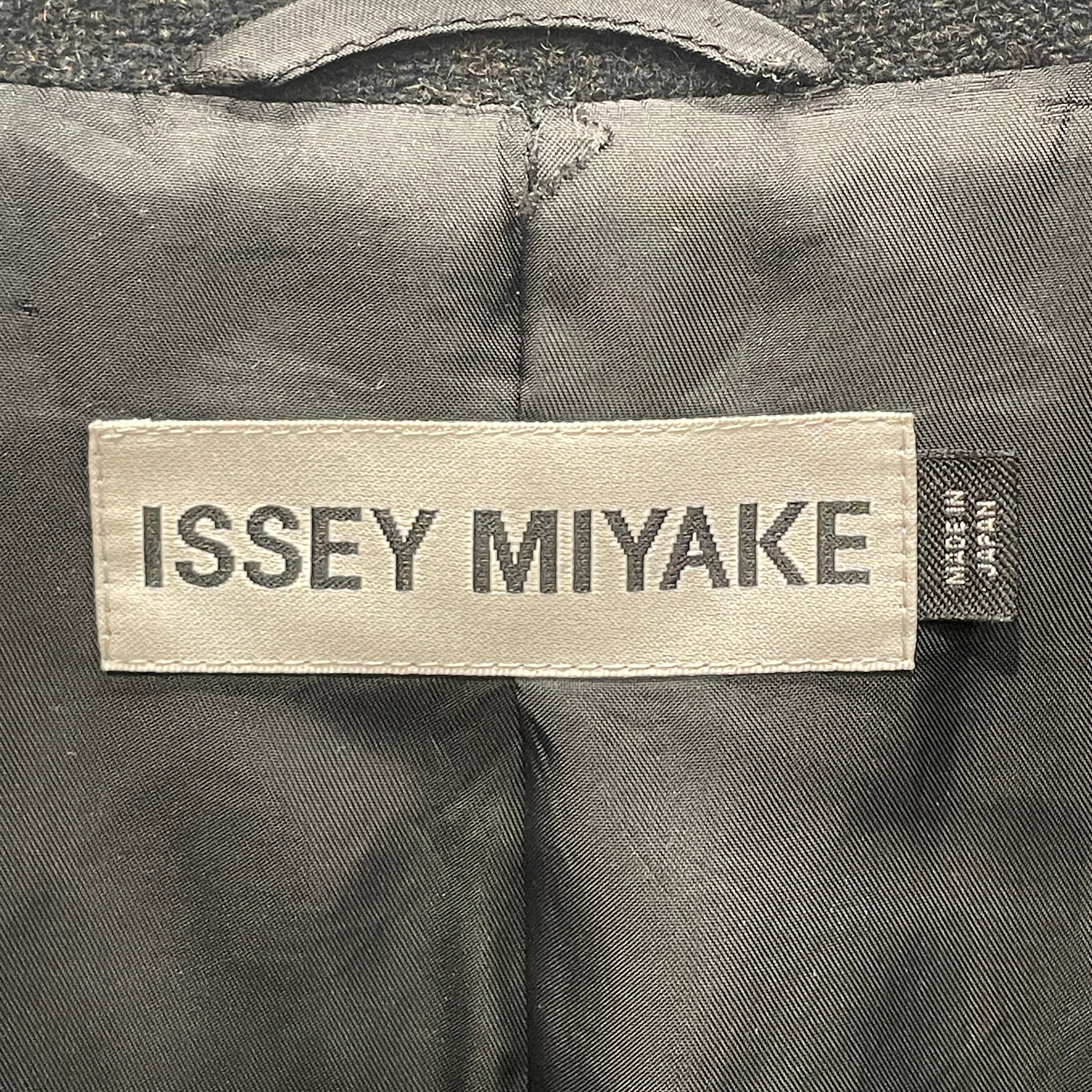 ISSEY MIYAKE/Jacket/3/Wool/GRY/ROCKPEARLBUTTON view 4