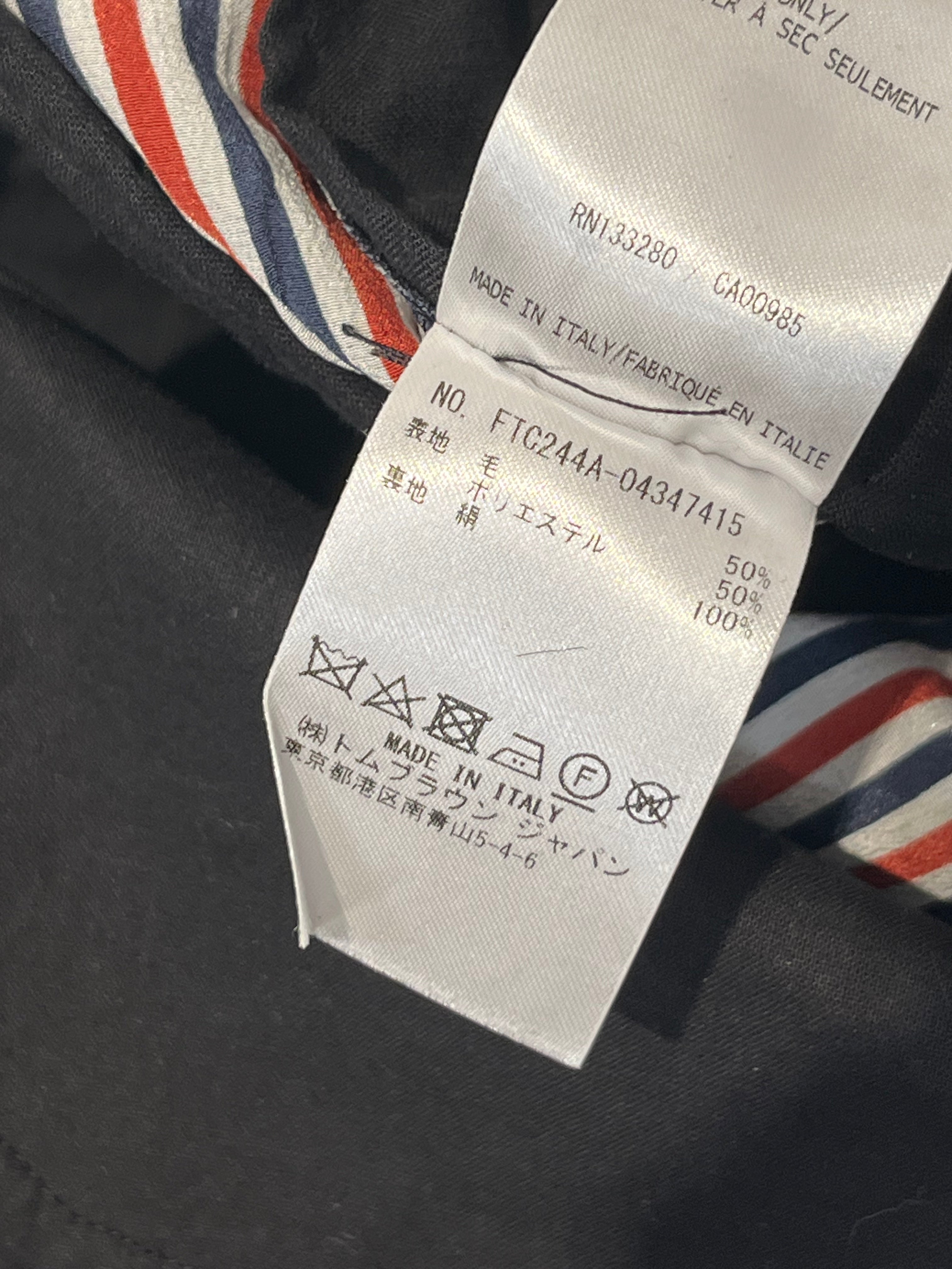 THOM BROWNE. NEW YORK/Bottoms/40/Wool/NVY/33280 Back Strap/Gold Buttons view 4
