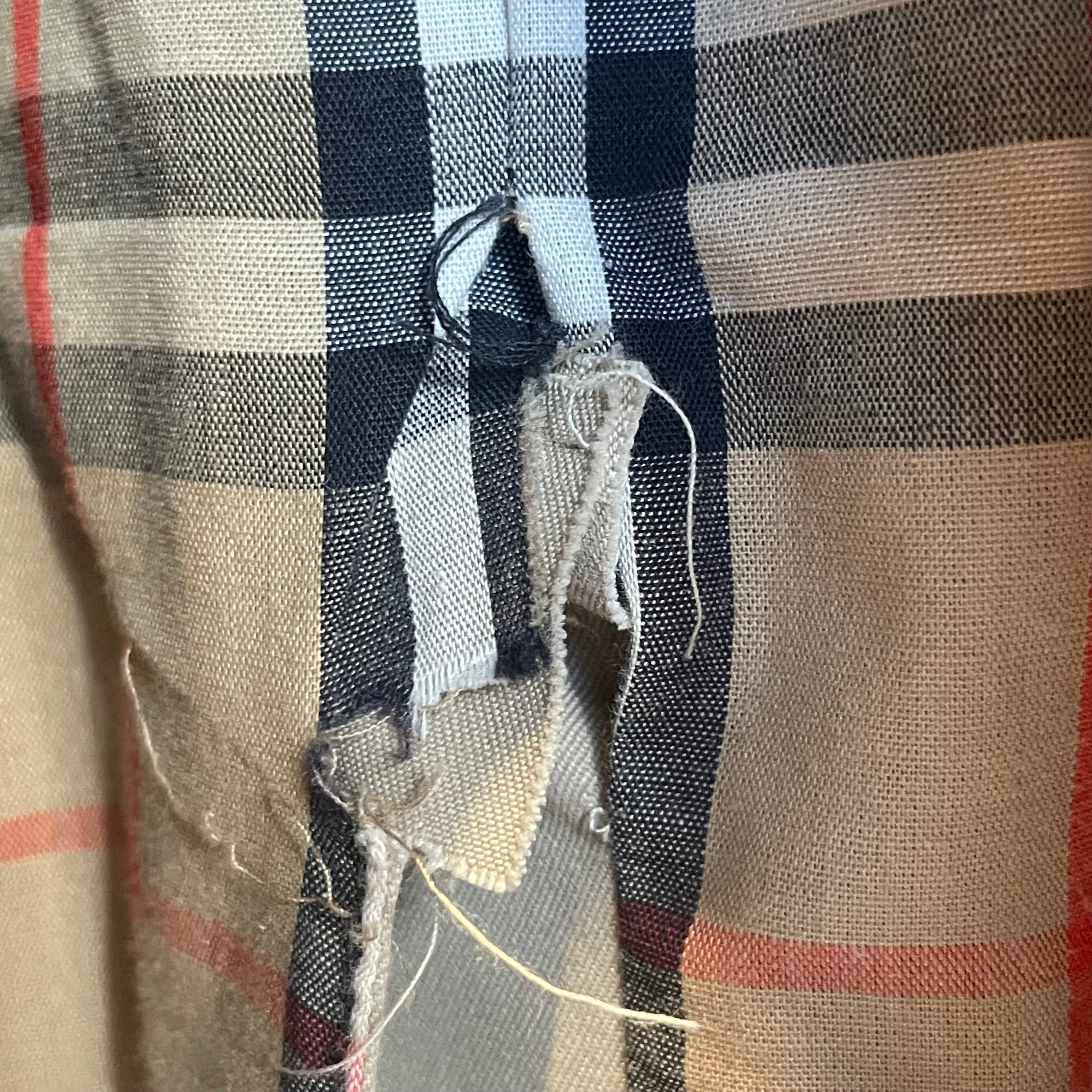 BURBERRYS/Trench Coat/Cotton/KHK/ripped on inside (e27382) view 3