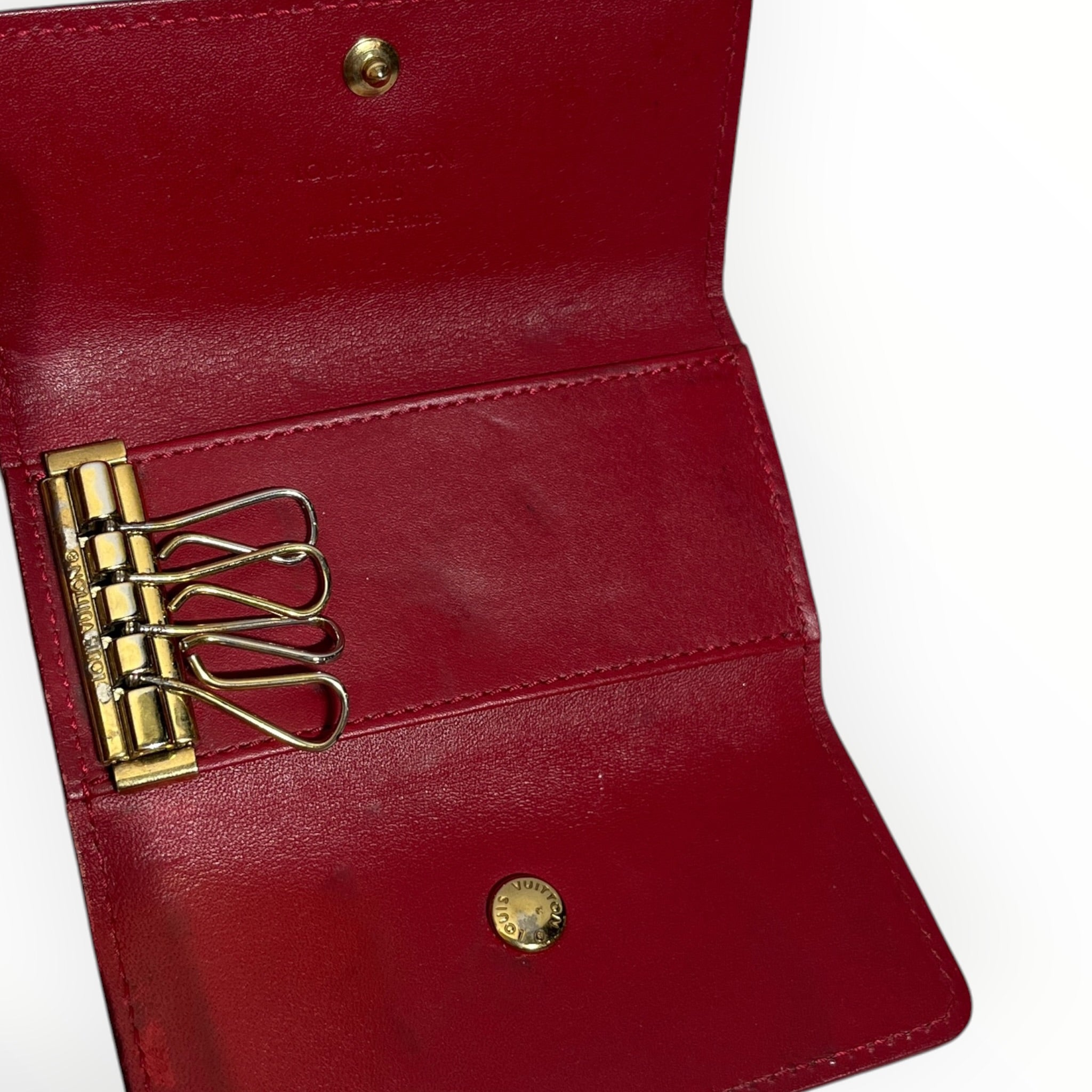 LOUIS VUITTON/Key Holder/Monogram/Leather/RED/L's/Vernis Leather Key Holder view 3