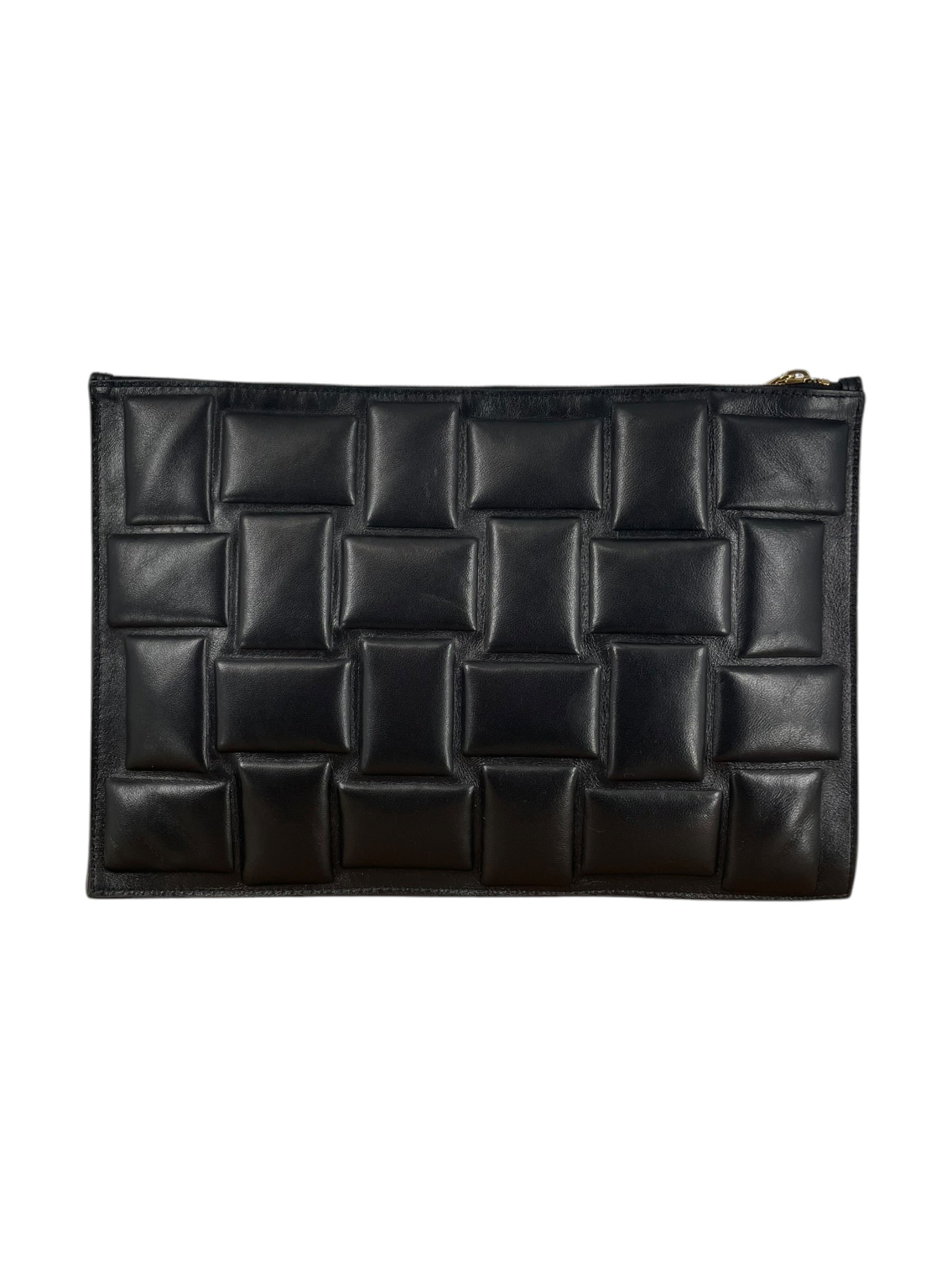 BOTTEGA VENETA/Clutch Bag/Leather/BLK/EMBOSSED CLUTCH view 2