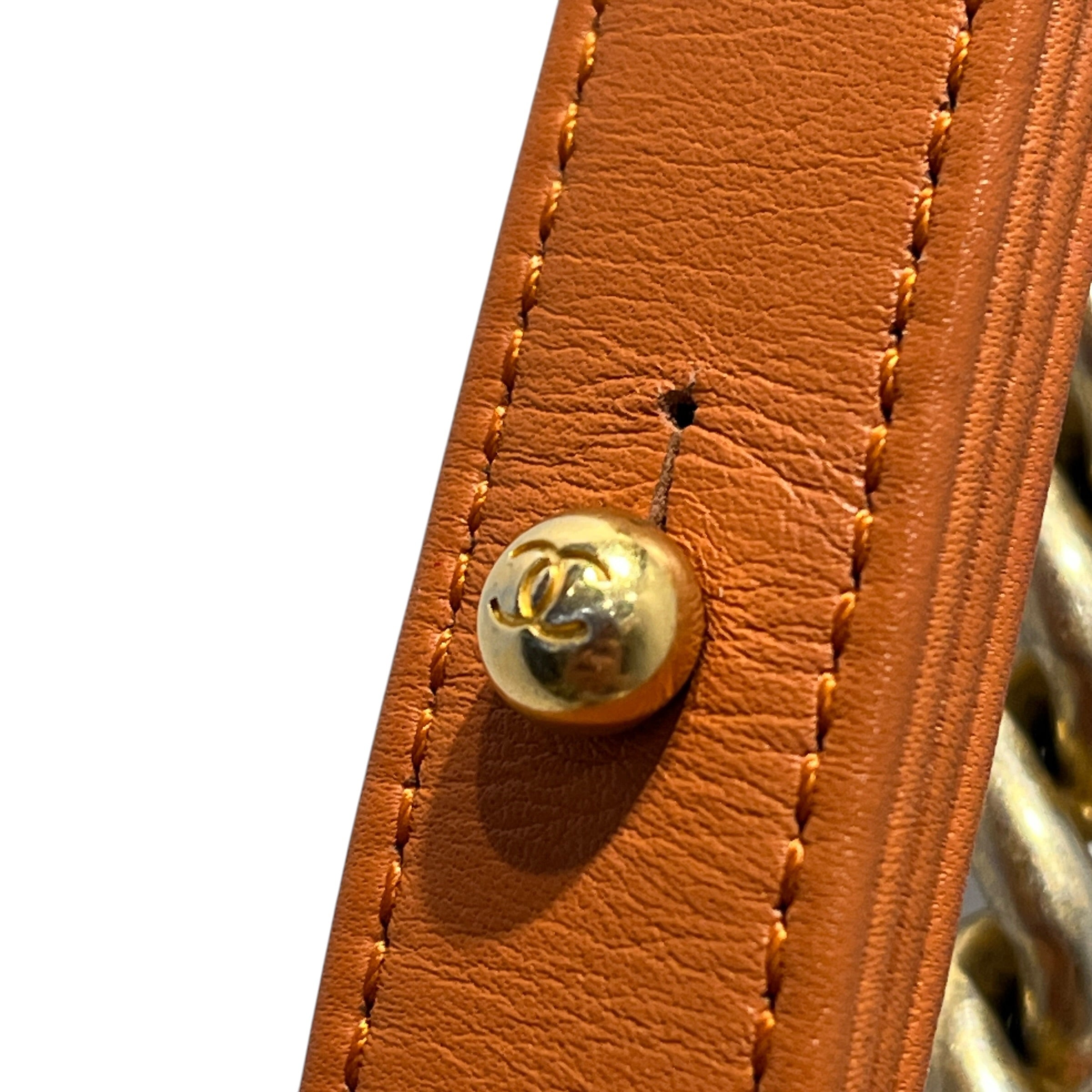 CHANEL/Cross Body Bag/Leather/ORN/MEDIUM BOY BAG view 20