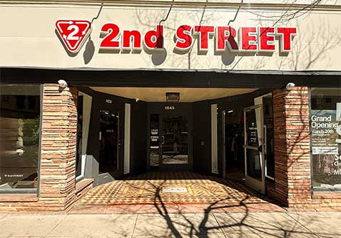 front of 2nd street pearl st 